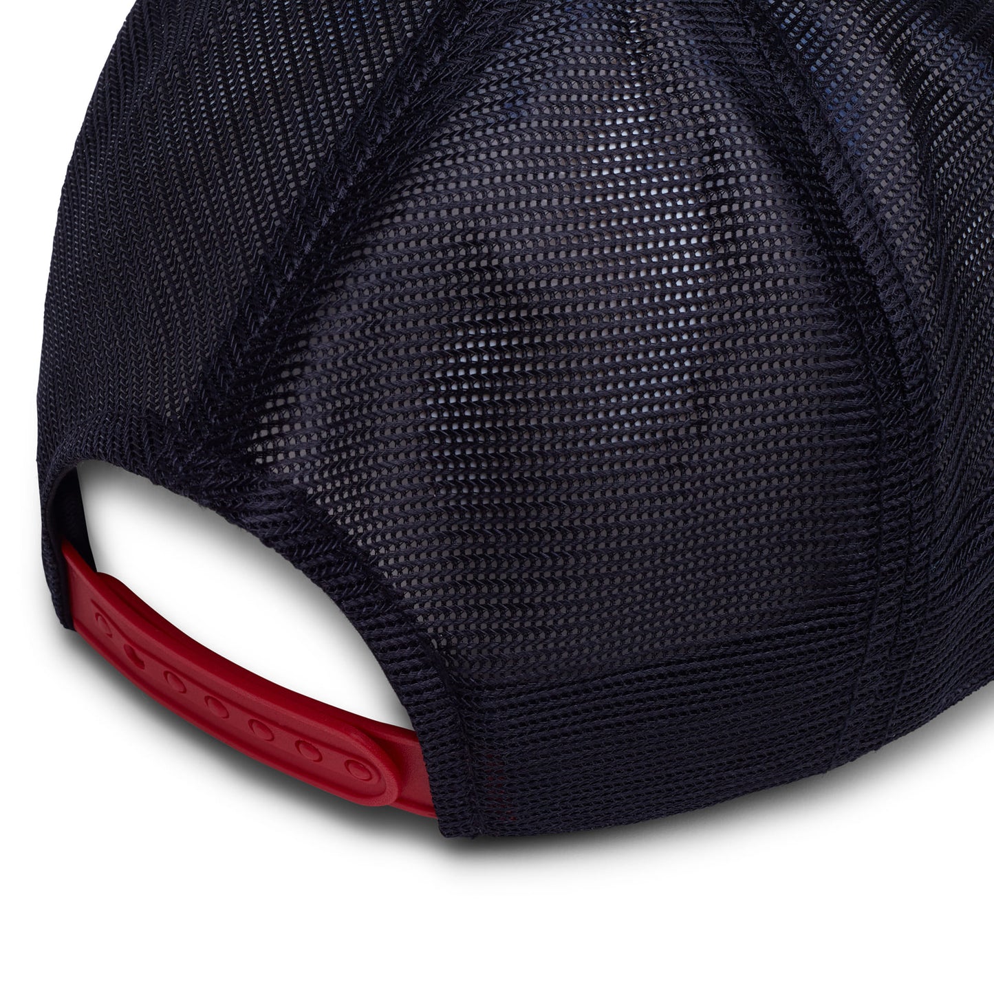 Boné trucker azul escuro: tela traseira e detalhe vermelho na borda