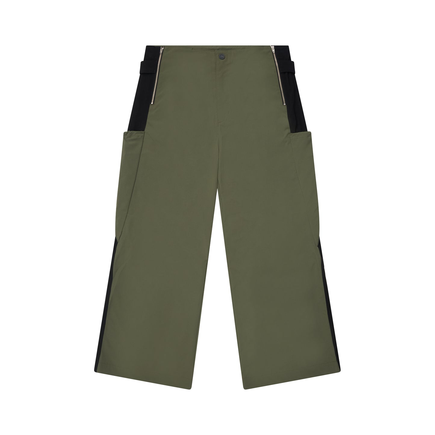 Calça cargo verde-oliva e preta, bolsos frontais e faixa lateral com botões