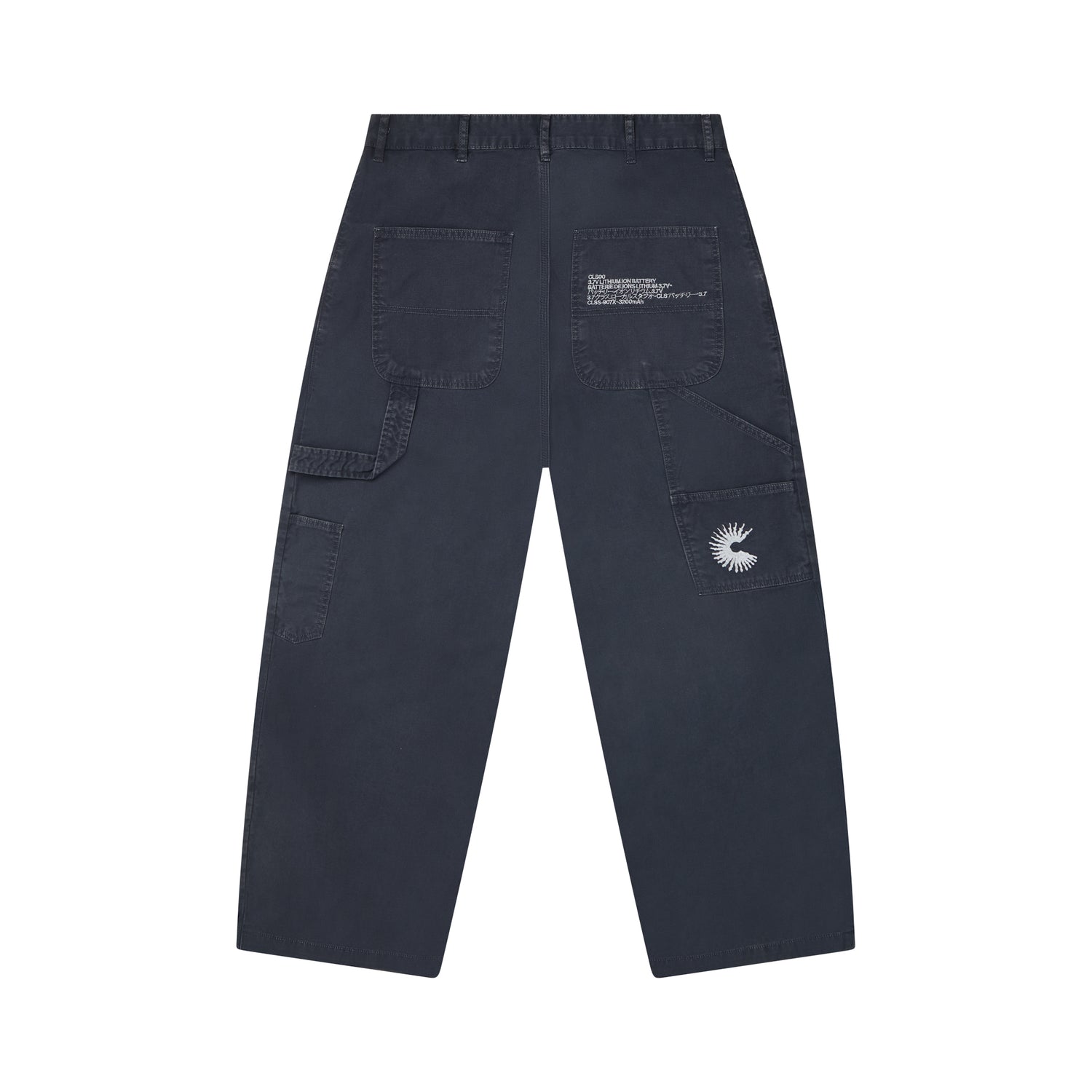 Calça cargo azul escuro com bolsos laterais e patch no lado