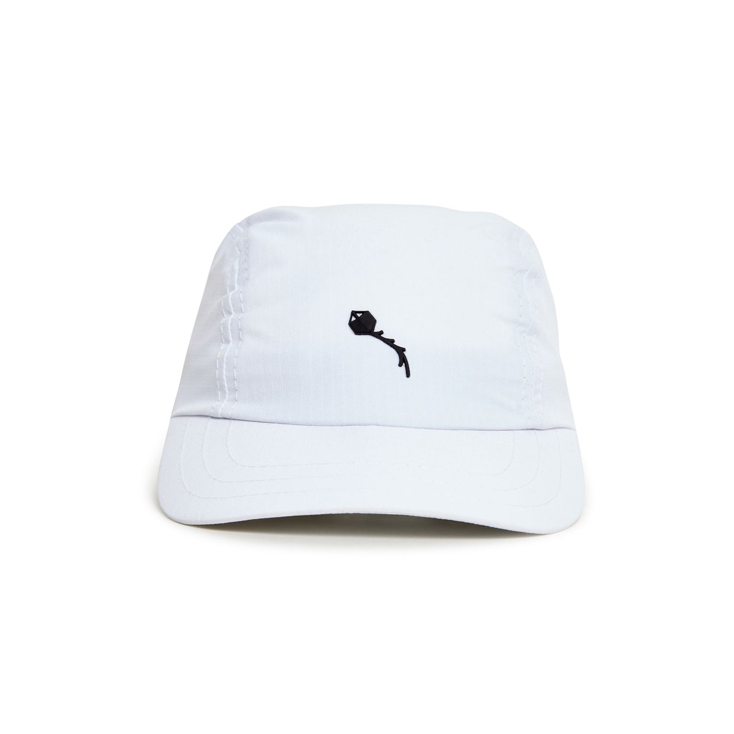 Chapéu de três painéis PIPA branco, aba curva e logo preto na frente