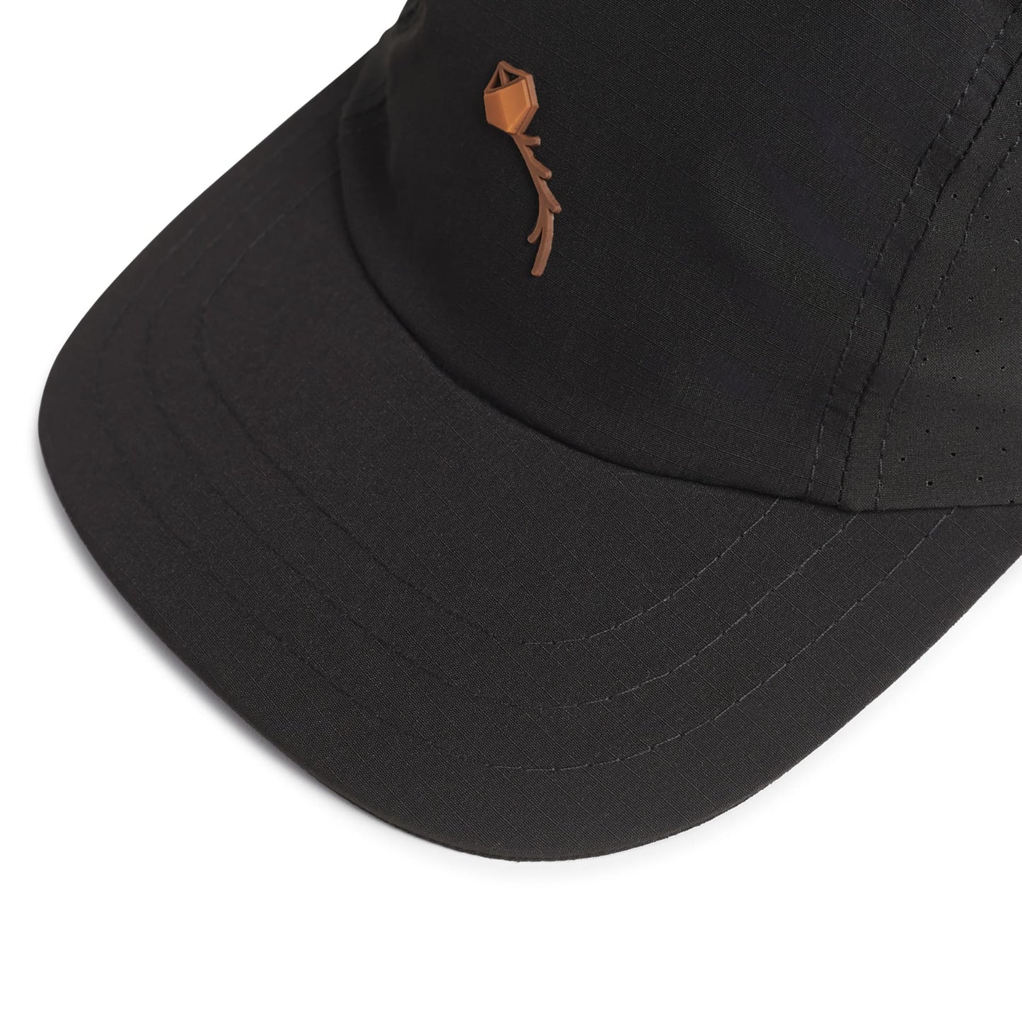 Boné preto de 3 painéis, vista lateral com bordado 3D laranja