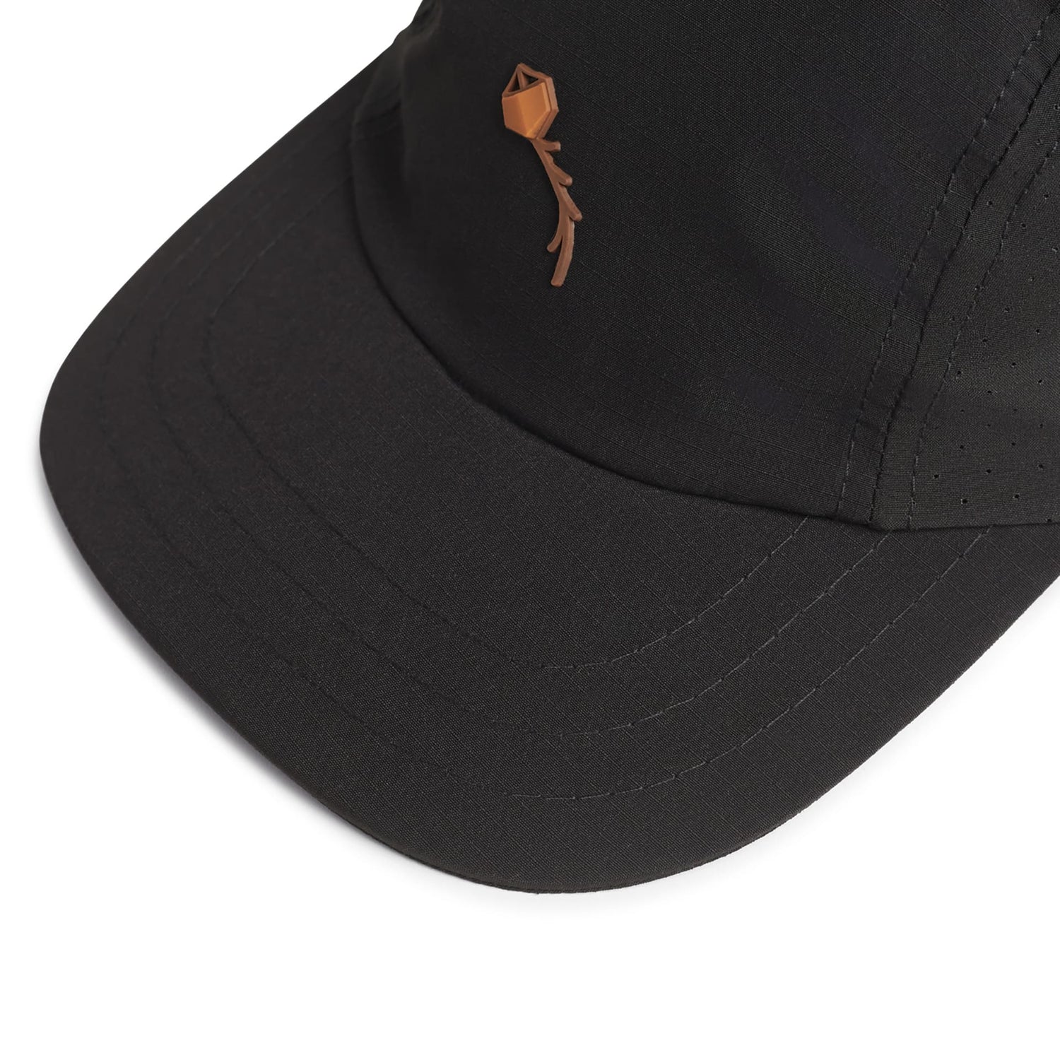 Boné preto de 3 painéis, vista lateral com bordado 3D laranja