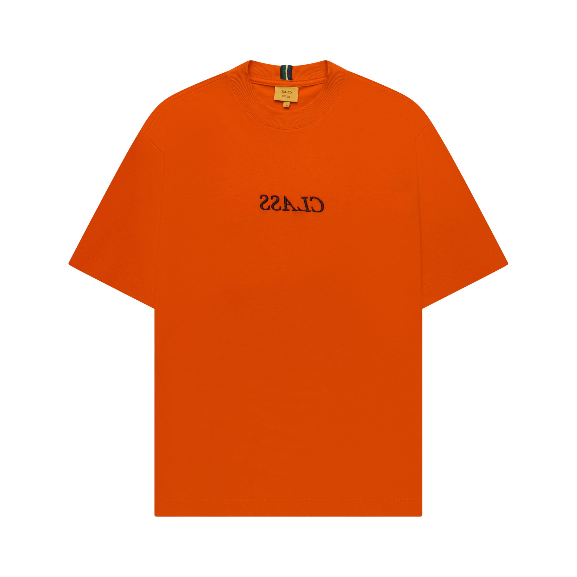 Camiseta laranja com estampa preta centralizada e gola redonda canelada