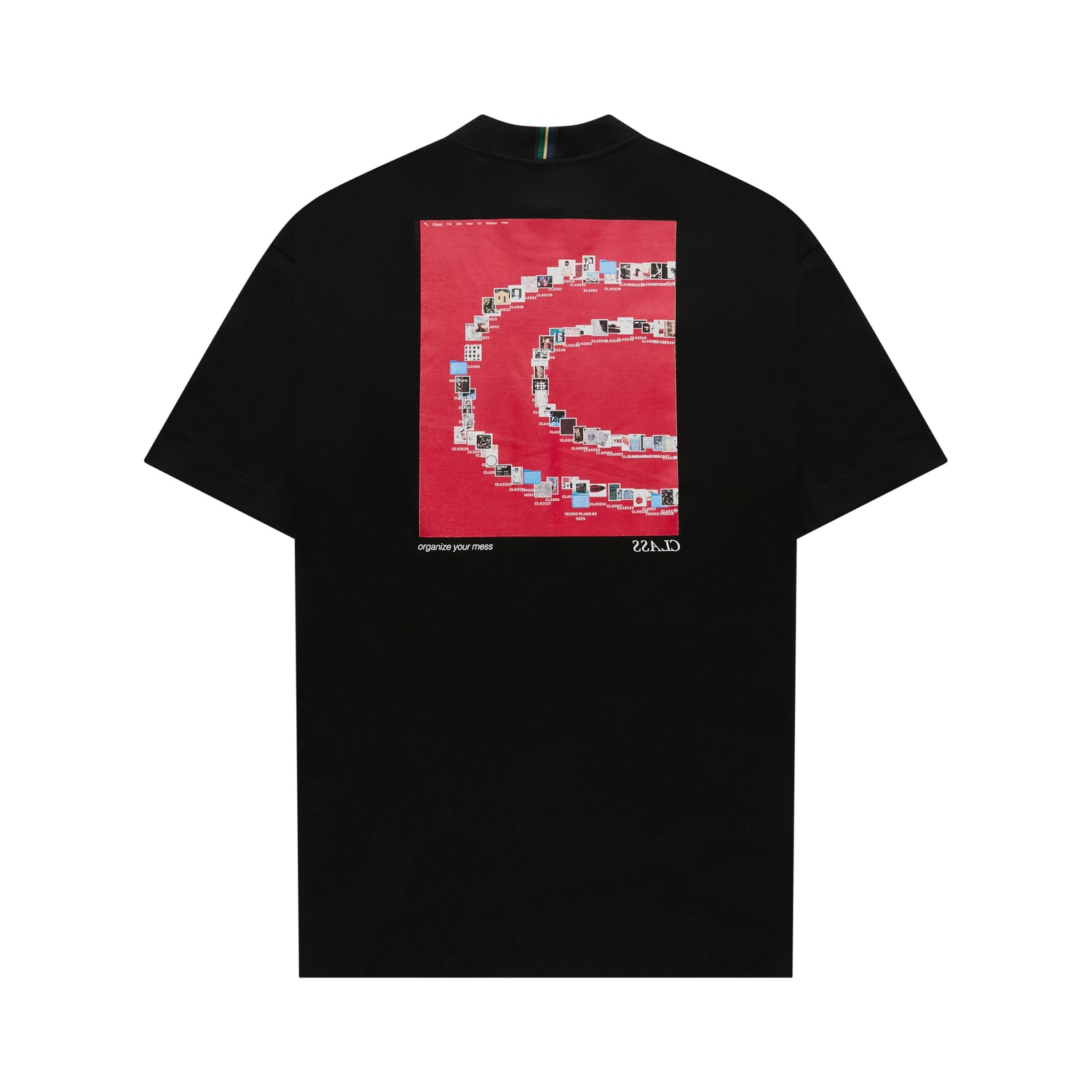 Camiseta preta com estampa quadrada vermelha e arte em pixel
