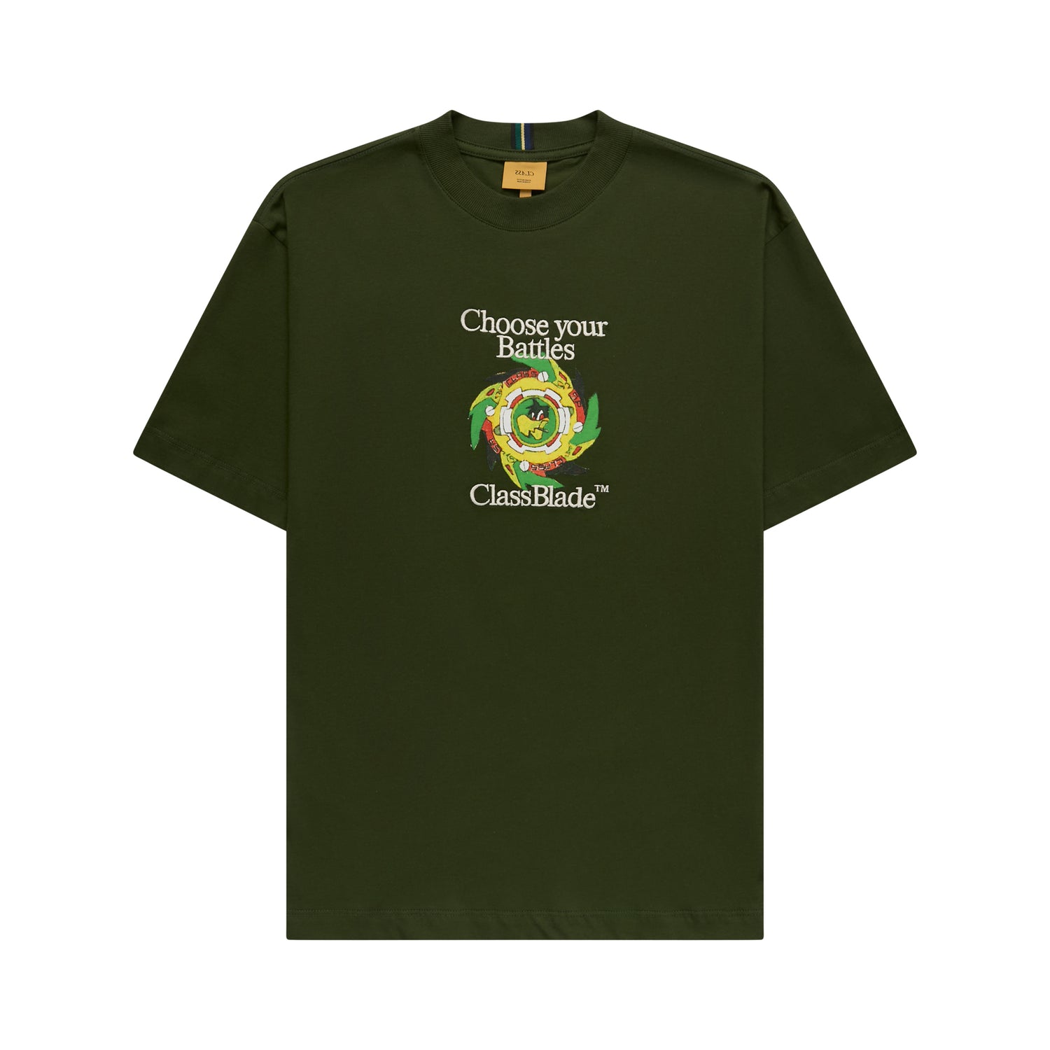 Camiseta verde com gola careca e estampa frontal colorida ClassBlade