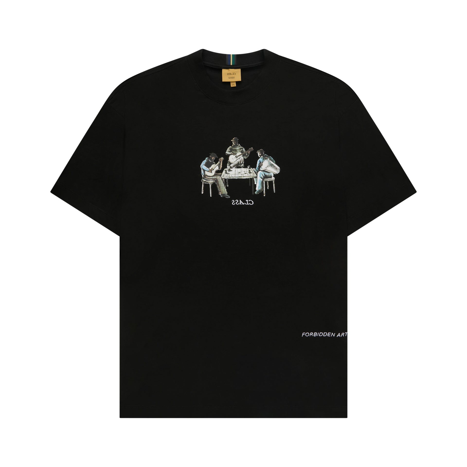 Camiseta preta com estampa em estilo ilustração e texto discreto na barra inferior