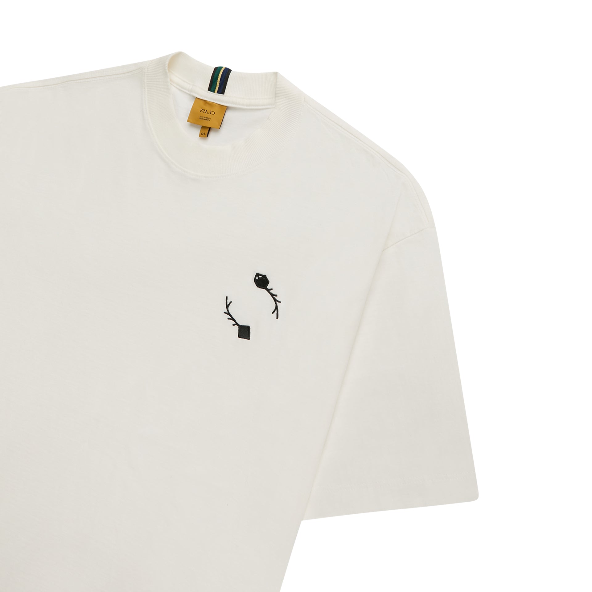 Camiseta off-white com estampa preta estilizada no peito e gola redonda