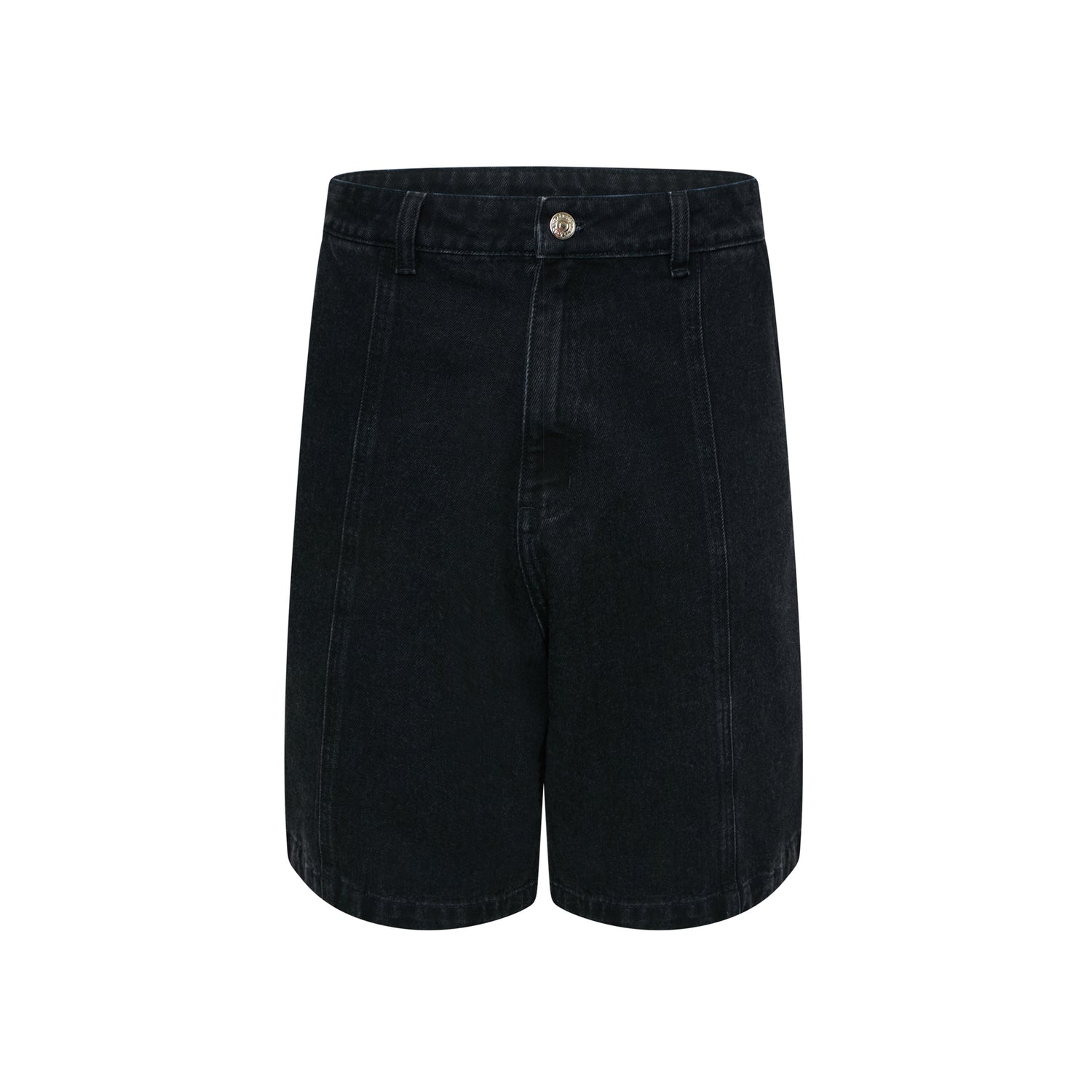 Bermuda jeans preta com botão metálico na frente e bolsos laterais