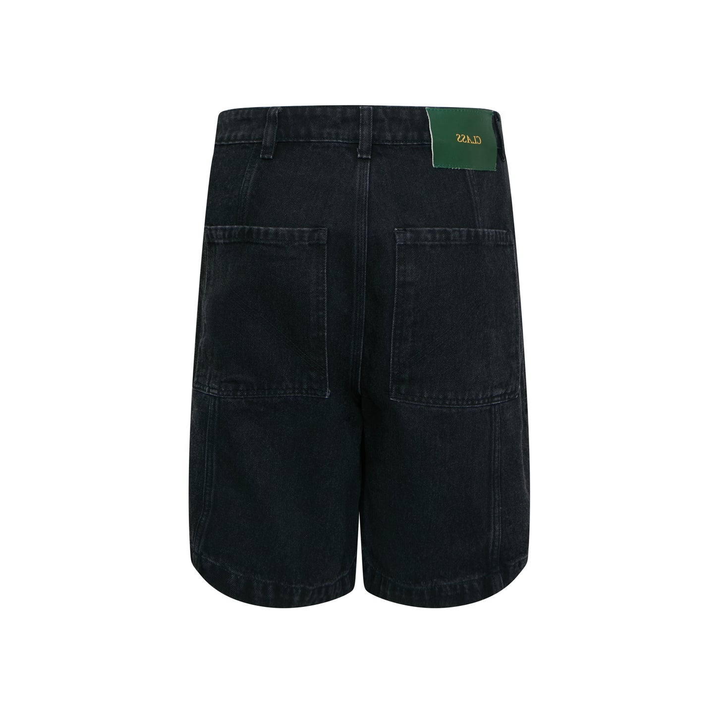 Bermuda jeans preta com bolsos frontais e traseiros, cós com passantes