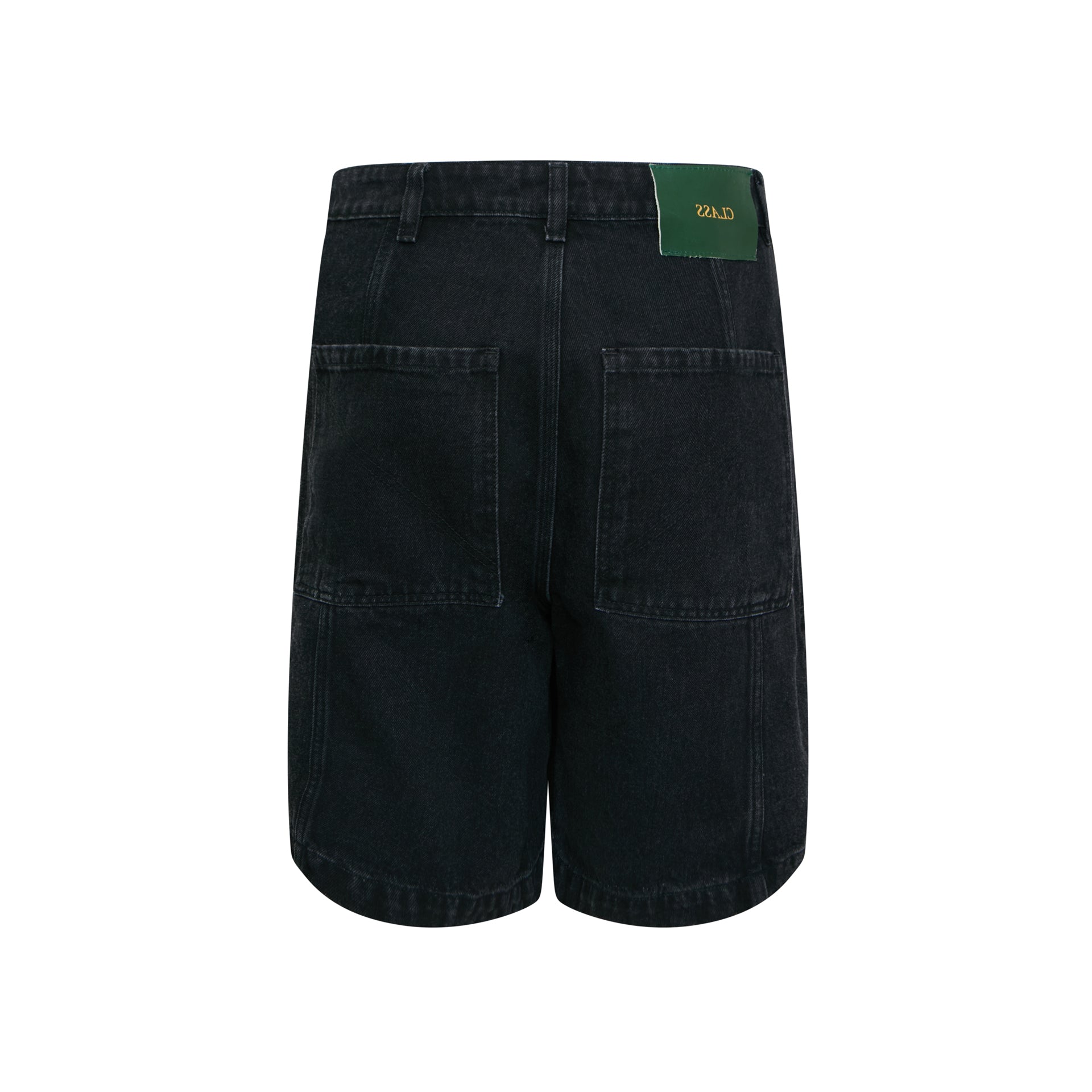 Bermuda jeans preta com bolsos frontais e traseiros, cós com passantes