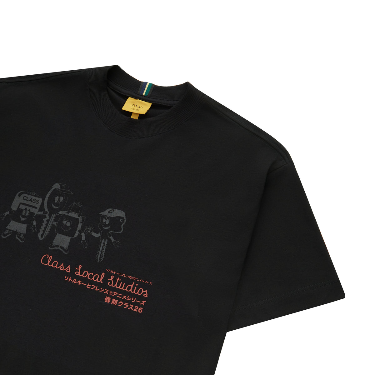 Camiseta preta com estampa gráfica no peito e gola careca