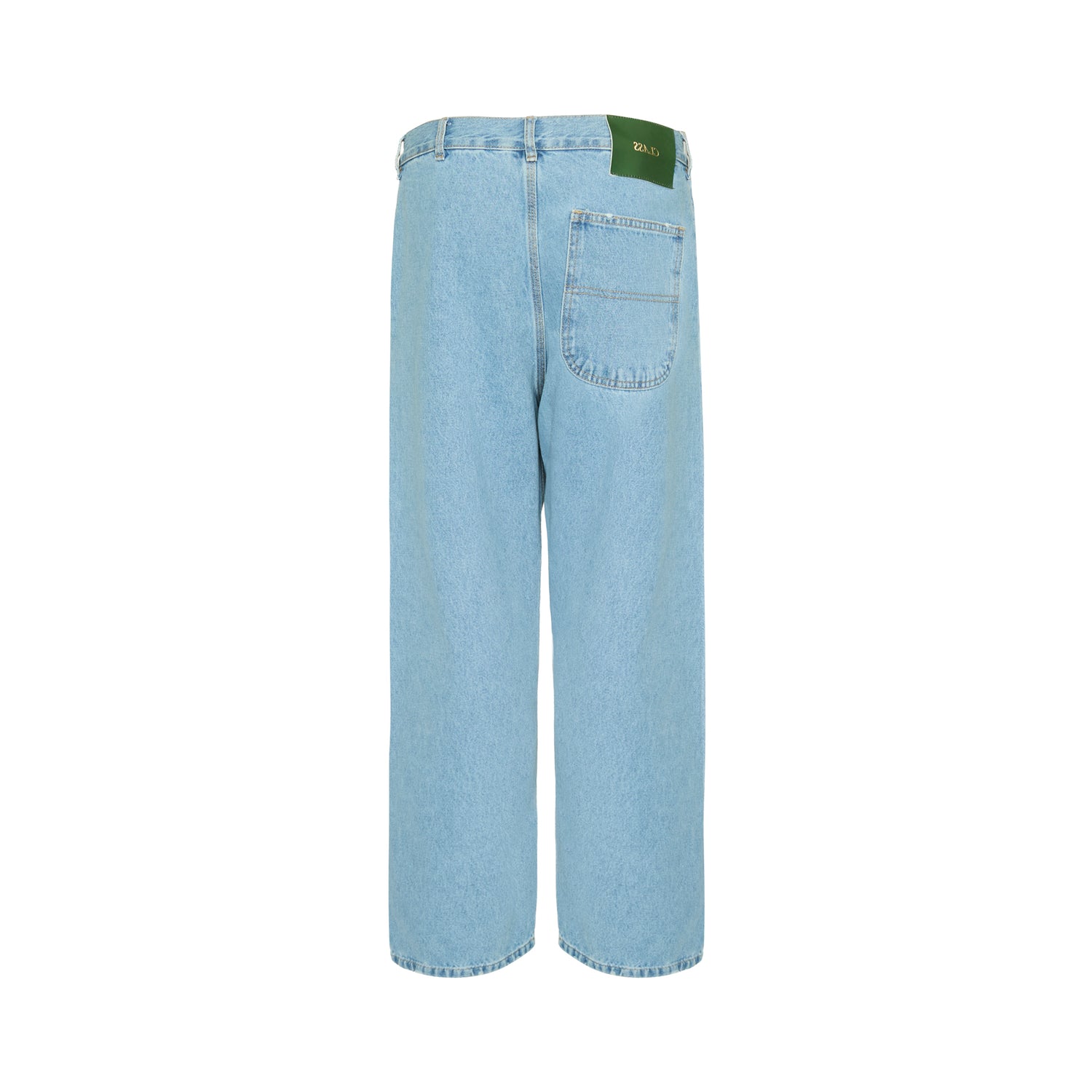 Calça jeans azul claro com bolsos traseiros e etiqueta na cintura