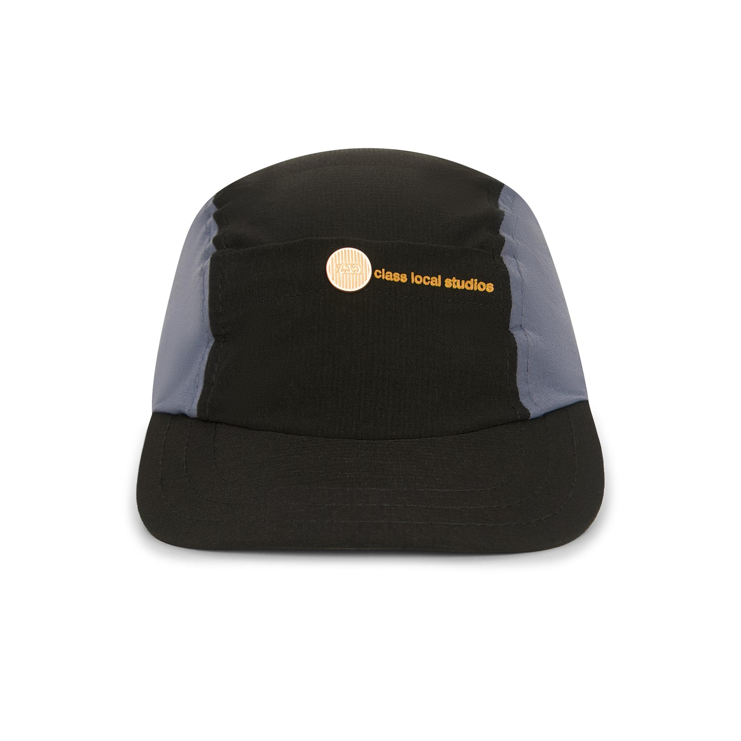 Boné esportivo de 3 painéis preto com laterais cinza-azul e patch dourado