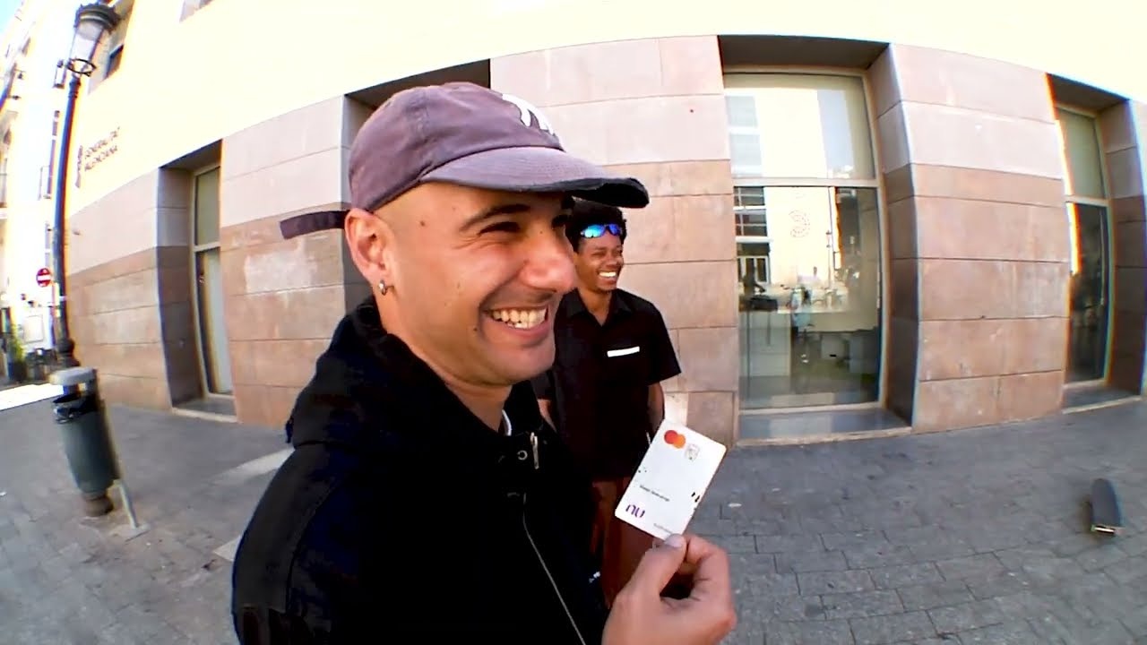 Carregar vídeo: 